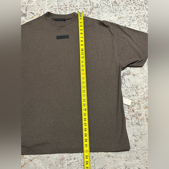 Essentials Fear of God T-shirt size Medium brown oversized NEW - Picture 12 of 14